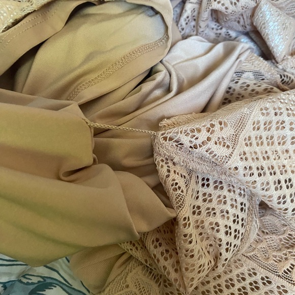 🌸GUESS🌸 bodycon nude sleeveless lace dress - Picture 12 of 12